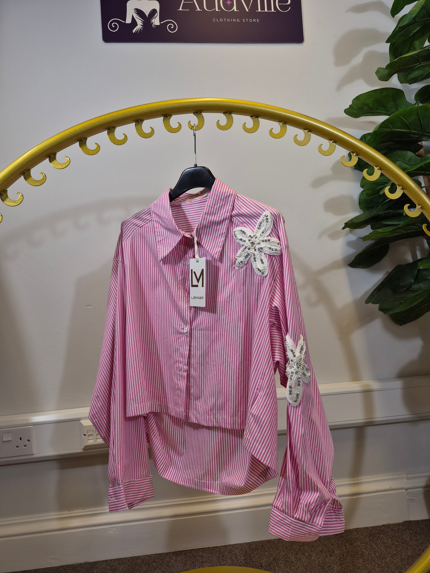 Nr 182 Shirts with flower